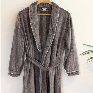 Vintage Liz Claiborne Robe